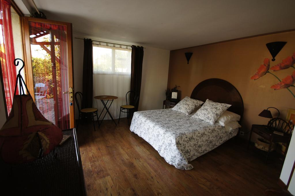 Chambres D'Hotes Domaine De La Rose Des VentsCastelnau-sur-lʼAuvignon エクステリア 写真